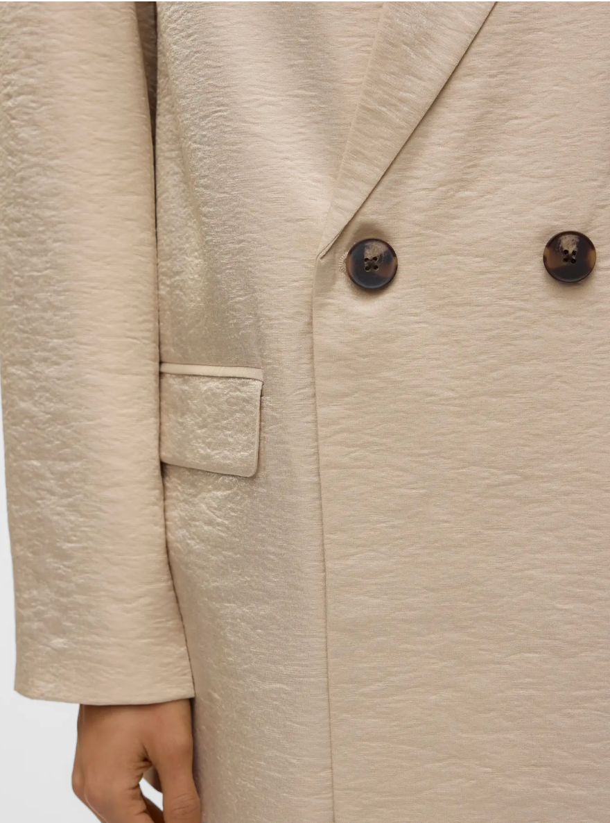 LIANA Shiny Oversized Boyfriend Blazer in Oatmeal