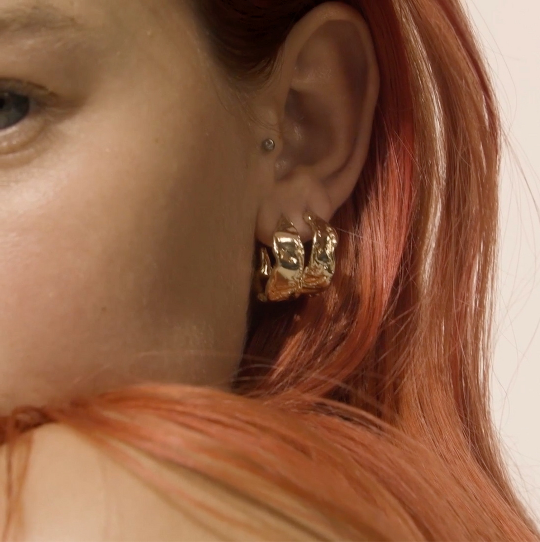 ELARA Organic Semi Chunky Gold Plated Hoop Earrings