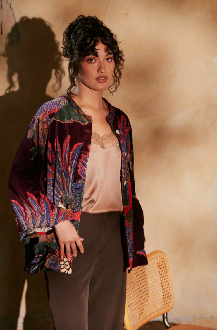 One Hundred Stars Short Velvet Mandarin Jacket in Berry Burgundy Crane Print - One Size - VJKCRAPLU