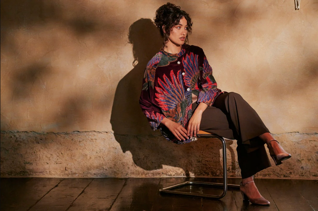 One Hundred Stars Short Velvet Mandarin Jacket in Berry Burgundy Crane Print - One Size - VJKCRAPLU