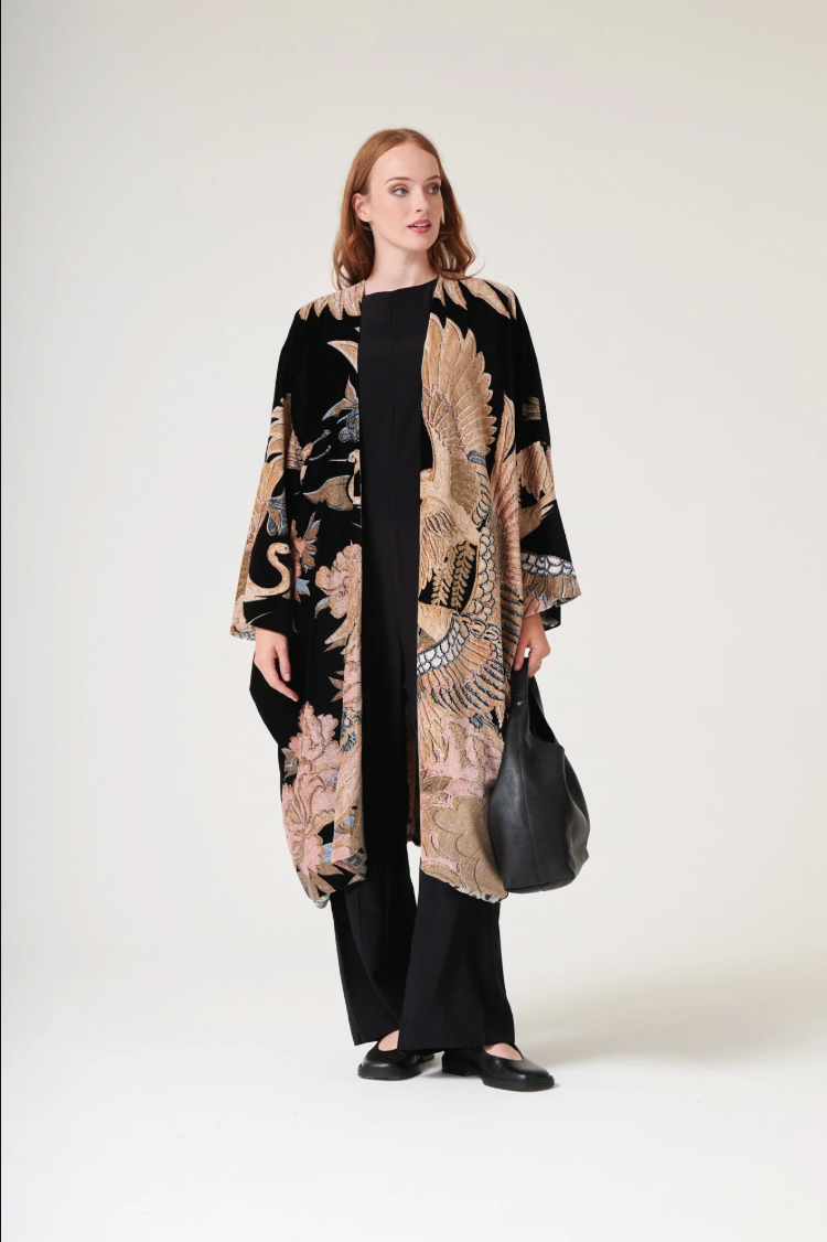 Velvet Grande Pocket Kimono in Black Crane Print - VGRCRABLK