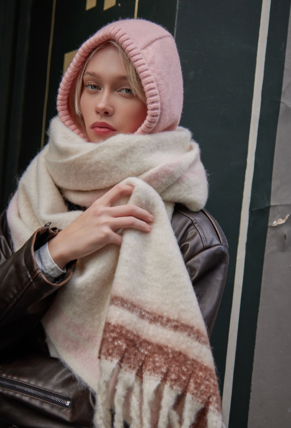 BIANCA Fluffy Soft Chunky Cream Scarf in Light Pink and Beige Stripe