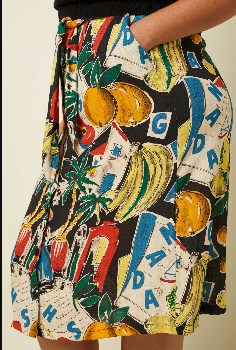 LOLA Button Down Midi Skirt in Tropez Print
