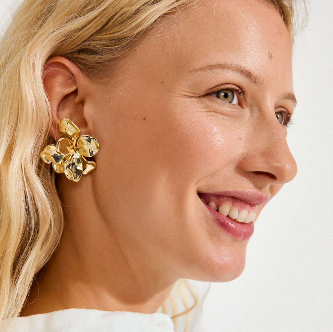 HALEN Large Flower Statement Earrings in Gold