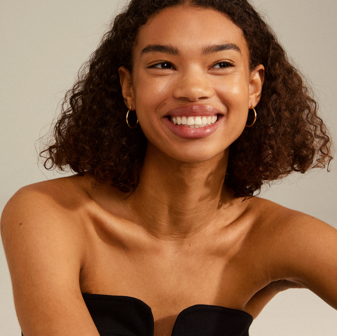 LAYLA Medium Hoop Earrings in Gold
