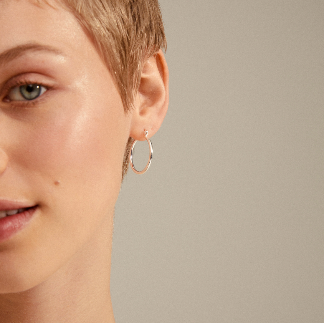 LAYLA Medium Hoop Earrings in Silver
