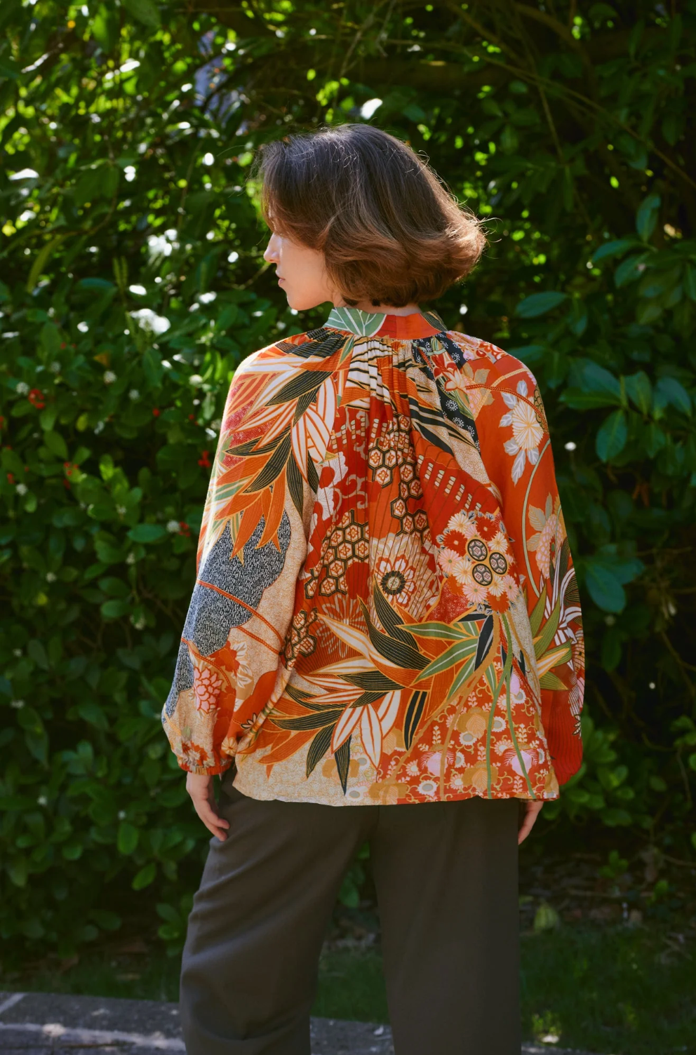 One Hundred Stars Pussy Bow Blouse in scarlet Fans Print - TPBFANSCA