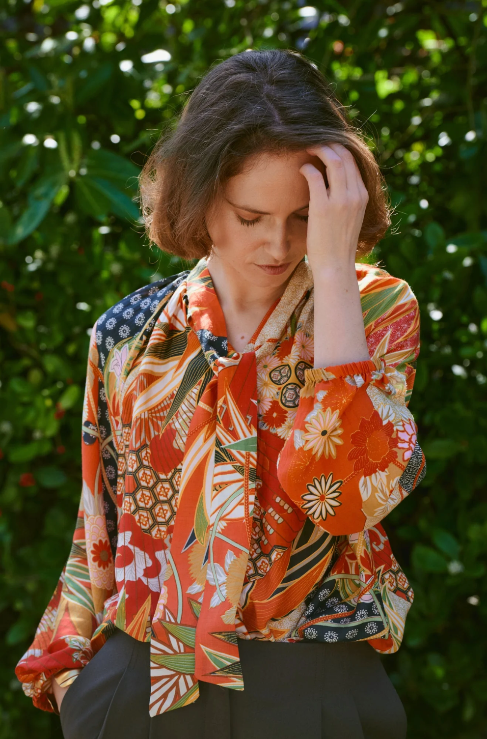 One Hundred Stars Pussy Bow Blouse in scarlet Fans Print - TPBFANSCA