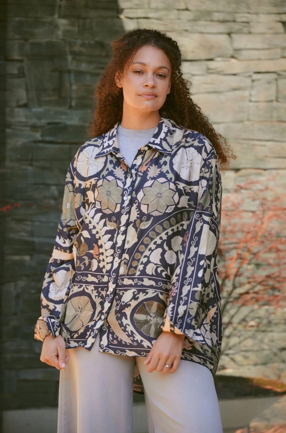 One Hundred Stars Oversized Shirt in Charcoal Susani Print - OVSSUSCHA