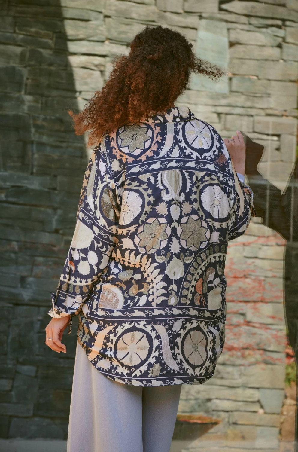One Hundred Stars Oversized Shirt in Charcoal Susani Print - OVSSUSCHA