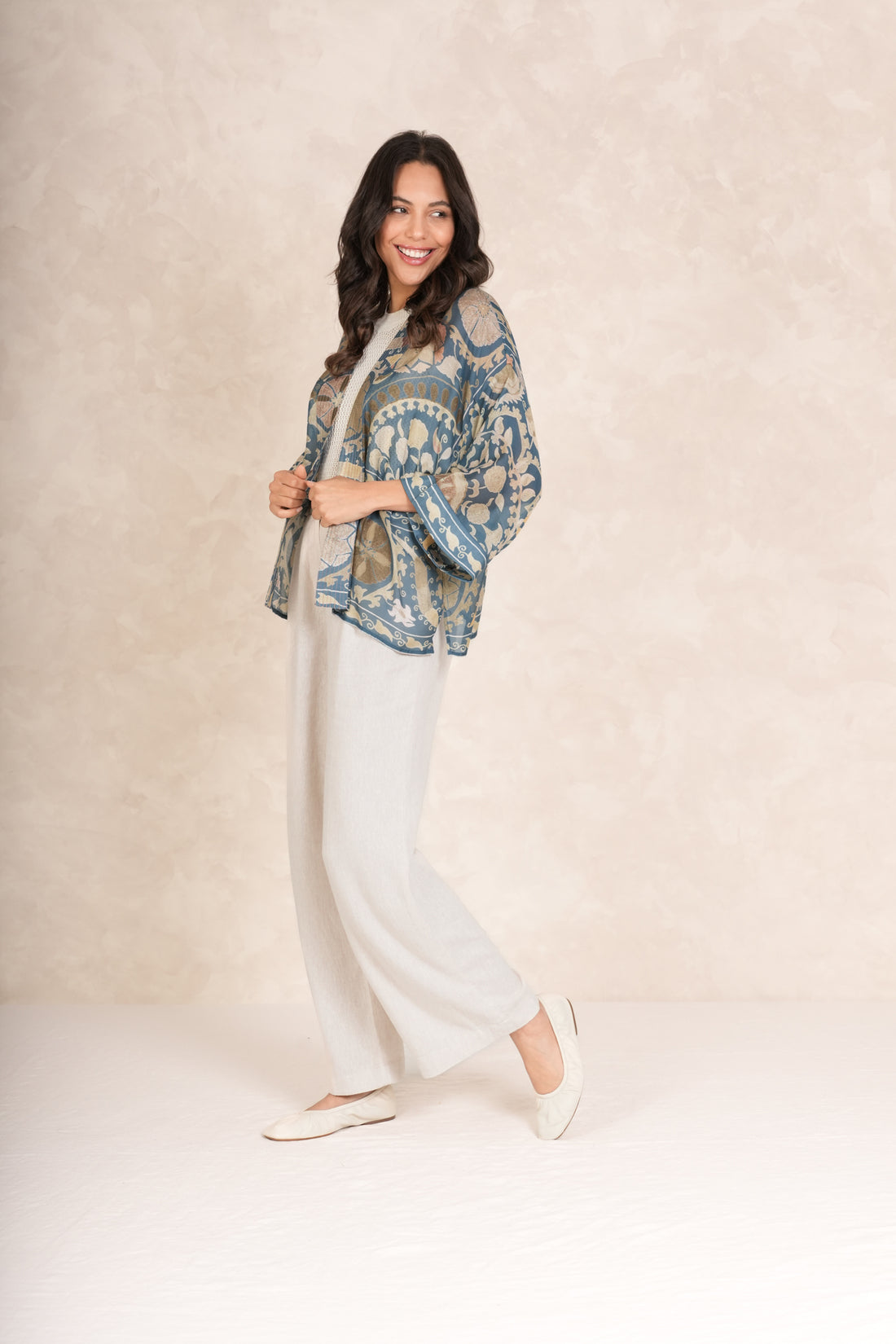 One Hundred Stars Short Lightweight Kimono in Susani Blue Print - KIMSUSBLU