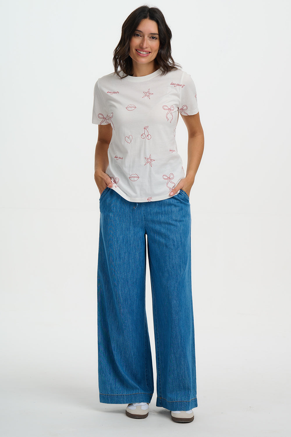MAGGIE Classic White Tee with French Embroidary