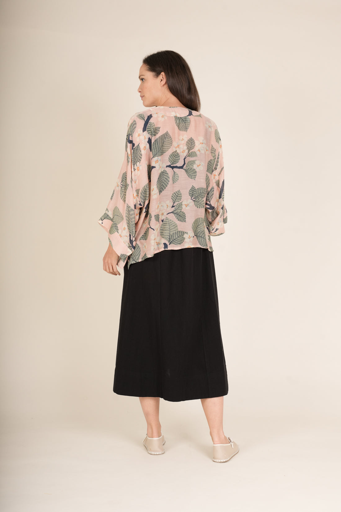 One Hundred Stars Print Short Kimono Jacket in Pink Tree Blossom Print - KIMTREPIN