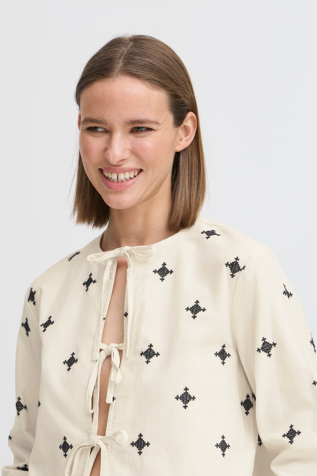 DUNIA Indian Cotton Jacket in Cream and Black