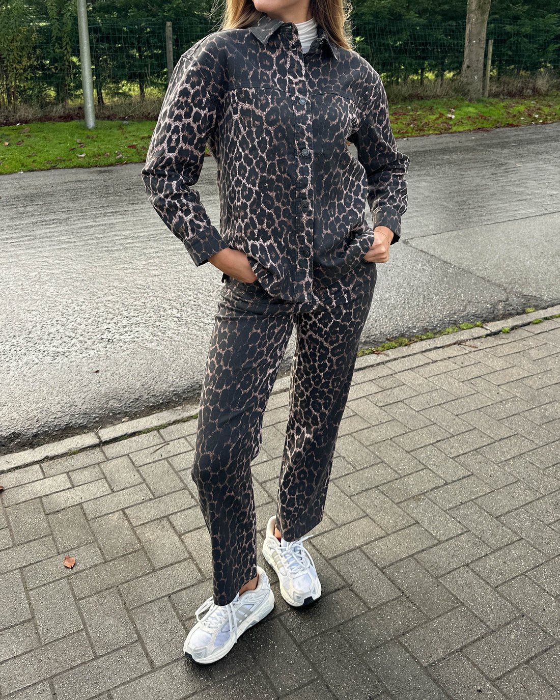 KENNA Denim Shirt Jacket in Leopard Print