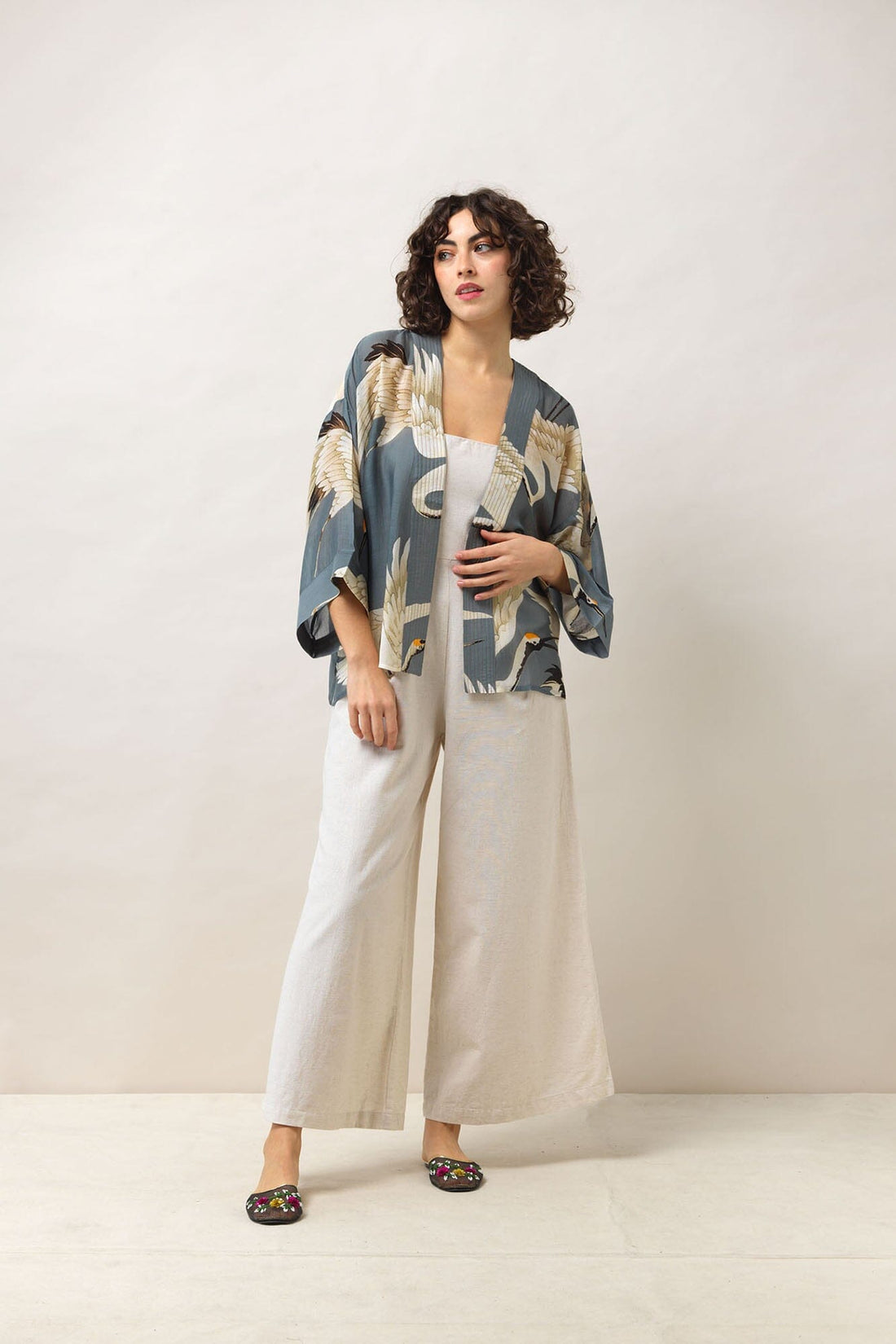 Short Lightweight Kimono in Stork Print- Slate Grey KIMSTOSLA Kimonos One Hundred Stars