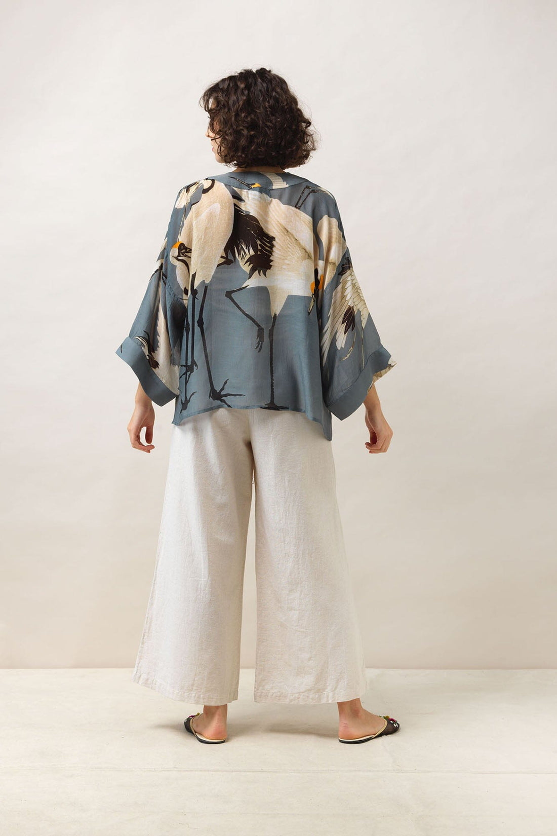 Short Lightweight Kimono in Stork Print- Slate Grey KIMSTOSLA Kimonos One Hundred Stars